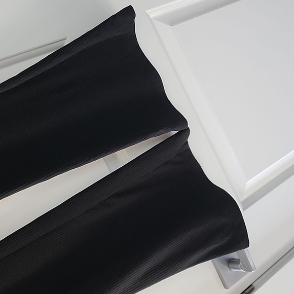 Boyed black, ribbed, flare leg legging! - Picture 4 of 10